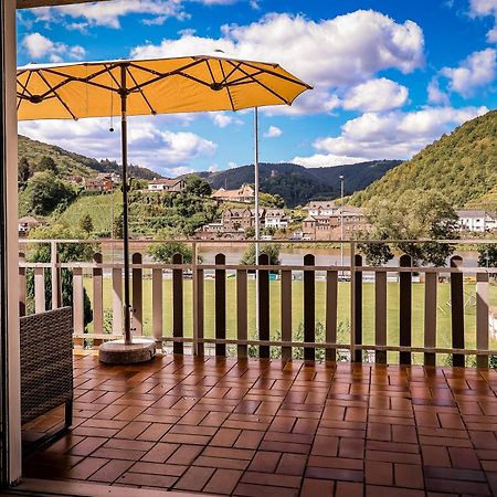 Ferienwohnung Traumaussicht Kamin Balkon Burgblick 65 Zoll TV Netflix Sky Joyn Lindenplatz Bullay Exterior foto